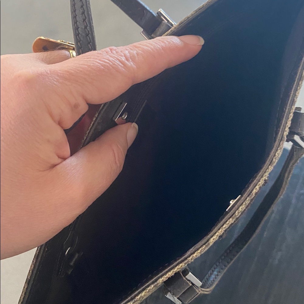 🤎😎Gucci Brown GG Monogram Messenger Tote with Dark Brown Leather Handles😎🤎 - Picture 12 of 16